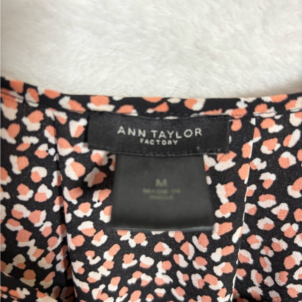 Ann Taylor Women's Peach and Black Patterned Keyhole Tie Top size Medium - Picture 2 of 12